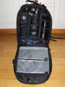 BILORA BACKPACK 2 - 321-R\n\nFoto und Text von Nils Wohlgemuth - VIELEN DANK!\n\nKommentar:\n\nHallo,\n \nvon Bilora gibts einen neuen groen Rucksack.\nDen Backpack 2\n \nIch war auf der Suche nach einem groen Rucksack der nicht das Preisniveau von Lowe und Co hat.\nBin bei Bilora fndig geworden.\n \nVoraussetzung fr den Kauf war bei mir:\n         Unterbringung meiner EOS 400D  & Batteriegriff & Objektiv 70-300 mit aufgesetzter Geli\n         Platz fr weitere Objektive und Blitze\n         Stativ auf dem Rcken mittig gehalten\n         Platz fr Wasser\n         Platz fr 17 Zoll Notebook\n         Wenn das Notebook fach nicht genutzt wird, will ich eine dnne wasserfeste Jacke dort unterbringen knnen\n \nUnd was soll ich sagen alles hat Platz.\n \nQualitativ wrde ich das Material sehr nahe bei Lowe einsortieren. Mein Slingshot fhlt sich hnlich an.\n\nDie Reiverschlsse sind leichtgngig und sehen stabil aus.\n \nAnbei die Fotos.\n \nMit freundlichem Gru\n \nNils Wohlgemuth