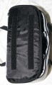 Foto von Bernd Binnewies - DANKE DAFR!\n\nKommentar des Nutzers:\n\nEs handelt sich um einen kombinierten Rucksack. Er hat zwei Fcher. Im oberen Fach knnen alle Utensilien mitgenommen werden, die man fr einen Ausflug bentigt. Im unteren Teil befindet eine herausnehmbare Tasche fr die Kameraausrstung. Die Tasche knnte auch separat benutzt werden. Aufgrund ihrer Beschaffenheit, ist dies aber nur z.B. in der Wohnung/ Gebuden ratsam. Die Fcher der Tasche lassen sich mit den blichen Trennwnden per Klett verstellen. Bei mir reicht der Platz fr eine Canon EOS 350D, an dem sich standardmig ein Tamron 28-75 2,8XR Di befindet. Weiterhin sind in dem Rucksack noch 4 Objektive Canon EF 50/1,8; Canon EF 100/2,0; Canon EF-S 18-55, Tamron 70-300) ein Blitz und der erforderliche Kleinkram (Speicherkarten, Filter). Der Kleinkram befindet sich in einer aufgesetzten Frontasche, die am unteren Teil des Rucksacks angebracht ist. \n\nDer Rucksack hat einen Brustgurt, einen Bauchgurt und ausreichend breite Schultergurte. Auerdem hat er eine integrierte Regenhlle. Die Rckenbelftung knnte sicher besser sein, aber dieses Manko macht der relativ gnstige Preis wieder wett.