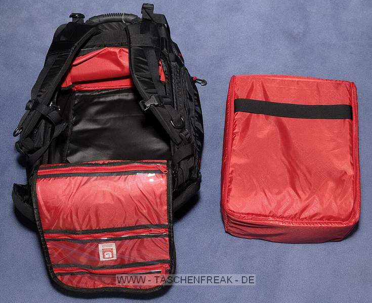 BURTON ZOOM PRO PACK 30L MODELL 2009\n\nFoto und text von J. Reisinger - VIELEN DANK!\n\nKommentar:\n\n- Mae auen (HxBxT): ca. 58x33x24 cm \n- Mae innen Fotoblock (HxBxT): ca. 40x30x15 cm \n- eine Kamera mit Batteriegriff passt gut rein \n- robust gebaut, stabiler Fotoblock \n- gut gepolstert \n- sehr bequem zu tragen: Schultergurte und Beckengurt hervorragend gepolstert \n- variable Einstellmglichkeiten zur Anpassung des Tragesystems \n- unaufflliges Design, sieht nicht aus wie ein Foto-Rucksack \n- der Rucksack ist sogar mit einem eingearbeiteten, leichten Rahmen versehen, der unheimlich viel Stabilitt bringt \n- variable Inneneinteilung, aber: das rote auf den Bildern ist glattes Polyester, d.h. hier haftet kein Klett! \n- am Rcken zu ffnen: somit bleibt der Rcken trocken, wenn der Rucksack im Schnee liegt; der umlaufende RV ist gut zu bedienen \n- Fotoblock kann noch extra durch weiteren Deckel mit RV verschlossen werden \n- Besonderheit: Der Fotoblock kann herausgenommen werden und ist sogar mit einem Tragegriff versehen. \n- 2 Taschen an der Innseite des Rckenteils fr Speicherkarten o.. Kleinkram \n- der Boden zwischen Fotoabteil und Deckeltasche kann durch einen RV geffnet werden \n- in der weit zu ffnenden Deckeltasche am oberen Teil des Rucksacks ist noch reichlich Platz fr Handschuhe plus Schneebrille u.v.m.; Innenmae der Deckeltasche (HxBxT): ca. 15x32x16 cm. In dieser Tasche ist eine weitere kleine, herausnehmbare Tasche mit Klarsichtfenster per Klett befestigt (z.B. fr Akkus, um diese am warmen Krper tragen zu knnen). \n- kleine separate Speicherkartentasche \n- Davor noch eine Deckeltasche fr Brille o.. \n- weitere kleine Tasche mit RV \n- flaches Frontfach fr Laptop (abgebildeter Laptop 15,4 passt genau rein) oder Trinkbeutel oder Mtze + Unterhemd \n- 1 kleine RV-Tasche am Hftgurt \n- groe seitliche Taschen auen unten fr Flasche + Kleinkram \n- seitliche Taschen ber die gesamte Seite fr Stativ und/oder Lawinensonde, Stil der Lawinenschaufel \n- Fronttasche fr Schaufelblatt \n- weitere Befestigungsmglichkeiten fr Zubehr \n- Befestigungsmglichkeit fr Snowboard \n- Verbesserungsvorschlag: die Reiverschlsse knnten z.B. durch Abdeckungen besser abgedichtet sein \n\nFazit: Fr den Preis (ca. 160 Euro) ein ziemlich sehr gerumiger und komfortabler Foto-Rucksack.\n\n© J. Reisinger / www.jr-teams.com