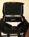 B&W International Outdoor Case 85\n\nFoto von Michael Menke - VIELEN DANK!\n\nKommentar des Nutzers:\n\nHallo,\n \nhier ein paar Fotos fr die Taschenpage.\n \nNochmals die Innenmae des Koffers:\n \n Mae des Koffers innen sind:\nBreite 31cm\nTiefe 23,5 cm\nHhe ca. 21,5cm\n \nDurch Nutzung der Facheinteilung ohne Koffer in der Tasche hat man auch noch den einen oder anderen cm besonders in der Hhe gewonnen.\n \nGru\n \nMichael