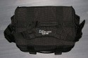 B+W International Outdoor Case 90\n\nVIELEN DANK FR DIE EINSENDUNG DER BILDER!\n\nKommentar des Nutzers:\n\nanbei noch ein paar Fotos von meiner neuen Tasche/Case.\n\nB&W Outdoor Case Typ90 (Softbag mit Hardcase innen)\n\nText dazu:\nOptisch ist die Tasche gleich mit dem Typ85 (auch hier beim Taschenfreak zu finden), Typ90 ist nur ein klein wenig grer. Diese Tasche ist ideal fr Fotografen/innen, die viel unterwegs sind und zudem ein robustes Case bentigen. Auen ist es ein Sofbag indem ein Hardcase integriert ist. Man kann sich also draufstellen. (Ich wiege 110kg), um bei Fototerminen auch mal etwas hher zu stehen. B&W gibt eine lebenslange Garantie. Mit dabei liegen: Schultergurt und ein Rucksackgurt, womit man die Bag, dann bequem auf den Rcken schnallen kann. Ausfhrliche Infos: \nhttp://www.b-w-international.com/