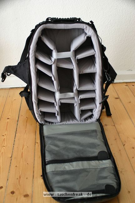 CALUMET BP1500\n\nFotos und Kommentar von Stefan Nicklaussen - VIELEN DANK!\n\nKommentar:\n\nHallo,\nich habe mir mal die Mhe gemacht, den von mir frisch erworbenen Rucksack "Calumet BP 1500", zu fotografieren. Ich hoffe die Bilder sind brauchbar, ansonsten einfach bei mir melden.\n \nLieben Gru und vielen Dank fr die Seite. Stefan