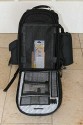 Foto von Marc Weigert - VIELEN DANK DAFR!\n\nKommentar des Nutzers:\n\nDieser Rucksack ist im Fachhandel nicht erhltlich!!!\n\nIn den Rucksack kriegt Ihr zwei Bodies, ein 70-200/2.8, ein 100-400/5.6, ein 24,70/2.8, ein 300/2.8, einen Blitz, Ersatzakkus und wenn ich mich nicht tusche, war sogar einmal noch ein 16-35/2.8 und eine mobile Festplatte mit drin. Dann ist noch Platz fr ein Notebook und allem mglichen Kleinkram, an einer der Aussenseiten ist eine Art Neoprenbeutel, in den eine 1,5l Wasserflasche reingeht, an der anderen Seite ist eine verstrkte Aussentasche, in die noch eine Festbrennweite passen sollte, vorn am Gurtzeug kommt das Handy rein.\n\nSehr praktisch ist der auffaltbare Sonnenschutz fr das Notebook. Fr den Transport des Notebooks befindet sich im dafr vorgesehen Bereich noch eine herausnehmbare, gepolsterte Hlle um mehr Schutz zu erhalten.