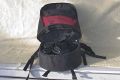 CANON DAYPACK\n\nFoto von Dieter Schrder - VIELEN DANK FR DAS TOLLE MAIL!\n\nKommentar des Nutzers:\n\nHallo Herr Langer,\nnun bersende ich ihnen weitere tasche fr ihre klasse Seite.\nAufgrund dieser Seite habe ich nun den passenden Rucksach fr mich gefunden.\n\n1. Rucksack >  Canon Daypack\n\nDies Daypack hat im unteren Bereich eine Einteilung fr Eine SLR mit zwei Objektiven + etwas Zuber.\nDer Rucksack ist insgesamt nicht so wertig wie der schwarze.\nOberes Fach ist ohne Unterteilung und nur als Daypack-Fach gedacht.\nDer Bauchgurt ist einfach, aber breit, gehalten.\nMasse sind : 44 * 31 * 21