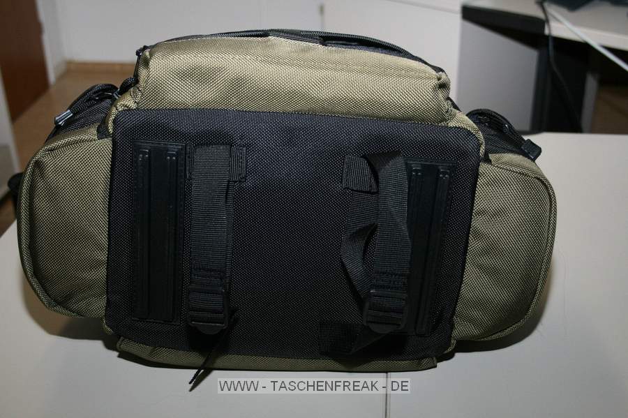 CANON DELUXE GADGET BAG 10E\n\nFoto und Text von Carsten - VIELEN DANK!\n\nKommentar:\n\n- Text folgt -