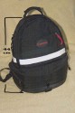 Canon Rucksack aus 2002\n\nFoto von Dieter Schrder - VIELEN DANK!\n\nKommentar des Nutzers:\n\nAls Anlage sende ich ihnen Aufnahmen von einem Canon Rucksack wohl aus dem Jahr 2002.\nInformationen dazu :\nGebraucht gekauft bei Ebay\nVerarbeitung sehr gut, mit sehr vielen Mglichkeiten der Kleinteilverstauung.\nberall finden sich kleine Taschen aussen. Sowohl an der Tasche als auch am Bauchgurt.\nSehr gute Schlieen am Bauchgurt mit Canon-Logo.\nReiverschlsse sind gegen Regen geschtzt.\nDer Boden ist gegen Schmutz gummiert und der Rucksack wohl auch Regenfest imprgniert Tragegurte sint gut gepolstert und schn breit.\nSehr angenehm den Tag ber zu tragen.\nRotes Logo auf dem Hauptfach.\nMae sind angegeben auf den Fotos.\nWenn alles drin ist, dann >\n1 300d mit 28-70\n1 300d mit 35-135 und Griff ed1\n75-300mm is\n50mm 1.8\n18-55 Kit\nKonverter\nBlitz 500 Sigma\nkleines Fernglas\nRegenjacke\nLadegert fr 12v\nReserveakkus\nSpeicherkarten\nund bestimmt noch mehr ;-))\nDann ca 12kg Gewicht\n\nber kleine Schlaufen lassen sich aussen noch Filmpatronen laden Und an kleinen Schlaufen unten  noch Trinkflasche und Stativ dranhngen.