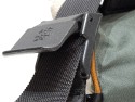 CRUMPLER - 15 LOVE\n\nFoto und Text von Frank Menzel - VIELEN DANK!\n\nKommentar:\n\nHallo Jrg,\n \nanbei einige Bilder von meiner Crumpler 15-Love. Die ist zwar nicht mehr im aktuellen Programm fehlt aber auf Deiner Seite.\n \nKommentar:\nDie Tasche ist aus sehr robustem Material gefertigt, aber eben geade deswegen auch sehr steif was den Deckel angeht. Die Inneneinteilung ist klassisch gehalten. Als kleine Besonderheit befindet sich ein "Geheimfach" unterhalb des Hauptfachs, welches erst ber eine zweite Lasche im Frontfach erreichbar ist. Der Schultergurt ist sehr lang und passt auch XXL-Menschen. Wirklicher Nachteil ist ein fehlender Tragegriff und das der Gurt im schrgen Winkel an der Tasche angenht ist, so dass die Tasche bei schlanken Menschen immer schief am Krper hngt.\n \nDanke und mit freundlichen Gren\nFrank Menzel