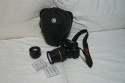 CRUMPLER JIMMY BO 400\n\nFoto und Text von Michele - VIELEN DANK!\n\nKommentar:\n\nHallo!\nIch wrde auch gerne mitmachen und gemerkt, dass diese Tasche noch fehlt. \nReinpassen tut meine Pentax K-x mitsamt Tamron 17-50 und Pentax 50 1,4, also eine kleine Festbrennweite und dann noch Akkus sowie Speicherkarten.\nDie K-x samt 70-300 wrde ebenfalls reinpassen.\nDie Festbrennweite lsst sich mit einer kleinen Lasche vom Rest der Tasche abgrenzen, sodass sie nicht zusammenstt mit der Kamera.\nDie Qualitt ist Crumpler typisch sehr gut.\nAb dem 400er Modell sind auch noch 2 weitere Laschen an dem unteren Teil der Tasche zufinden, um sich die Tasche am Bein festzumachen.\nSie lsst sich bequem um die Schulter oder an der Hfte/Bein tragen.\nGre, Michele