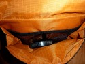 CRUMPLER MUFFIN TOP 5500\n\nFoto von Robert Mayr - VIELEN DANK!\n\nKommentar:\n\nvorab, es handelt sich um eine Crumpler Muffin Top 5500 in olive/orange die mit folgendem bestckt wird:\n- Canon 400D + BG-E3\n- Tamron 17-50 2.8 mit umgedreht angesetzter Geli\n- Canon 50 1.8 II\n- Canon 70-200 4.0 L mit umgedreht angesetzter Geli