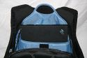 CRUMPLER OPULENT ROOSTER\n\nFoto von Susanne Krischke - VIELEN DANK FR DEIN MAIL!\n\nKommentar des Nutzers:\n\nHier ist er, mein Opulent Rooster von Crumpler:\nhttp://www.crumpler.de/?page=details&product_line=578\n\nAussenmass (cm): 36x53x24\nPhotofach (cm): 34x19x18 (Gehuse, bis 4 Objektive)\nLaptopfach (cm): 34x28x4 (bis 17"W)\n\nIch wollte einen Rucksack den ich u.a. als Handgepck fr Flugreisen benutzen kann in dem Laptop, Fotoausrstung und weiterer Kleinkram Platz findet. Ich bevorzuge Designs, die nicht sofort als Foto-/Laptoptasche erkannt werden. Irgendwie stie ich da auf Crumpler. \n\nDie extrem gute, solide Verarbeitung fhlt sich spitze an und der Rucksack glnzt mit vielen Extrafchern und tollen Detaillsungen. Die ffnungen der einzelnen Fcher sind nicht sehr auffllig, was ein unaufflliges-aus-der-Tasche-klauen erschweren drfte. Das angenehme Tragesystem kann durch einen Hftgurt mit Dokumentenfach erweitert werden (nicht mitgeliefert). Hinter dem gut gepolsterte Rckenteil verbirgt sich ein Laptopfach. \n\nDas Hauptfach ist gro: als Demo habe ich einen Volleyball reingesteckt, eine DVD in eine der zahlreichen Innentaschen. Das hintere Fach ist flach, ein DIN A4 Magazin geht nicht rein (Laptopfach), wohl aber Dokumente. Ein weiteres fast unsichtbares Fach entdeckt man, wenn man einen Reiverschlu ber dem Fotofach ffnet: man klappt den Teil hoch und findet ettliche Innentaschen mit reichlich Platz fr Kleinkram wie Filter, Kabel, Speicherkarten usw. \n\nGagig: ein sehr kleines Fach befindet sich in der seitlichen Polsterung des Tragegurtes, gro genug fr einen kleinen Mp3-Player, Kopfhrerschlaufen sind am Trageriemen vorhanden. (Bild OR_009)\n\nDas Fotofach ist ganz unten, abgetrennt vom oberen Teil durch eine Trennwand, die bei Bedarf per Reisverschlu geffnet werden kann. Die Polsterung fr das Fotoequipment kann man entfernen und somit den Rucksack auch fr andere Aktivitten nutzen. Ohne der Fotofcher mit geffneter Trennwand geht z.B. auch der Lowe Slingshot AW200 in den Opulent Rooster (Bild OR_010) - dann kann man also auch im Urlaub den genialen Slingshot verwenden und hat immer noch Platz fr andere Sachen im Rucksack.\n\nMeine Ladung: Laptop 14"; Canon EOS 400D; Canon Objektive 10-22, 17-85 mit Geli, 70-300; Kleinkram. Ich habe kein weies Monsterobjektiv, als Grendemo habe ich ein 1 Liter Tetrapack in die Tasche gepackt. Mit weiem Riesen pat allerdings kein Objektiv an die Kamera. Das Hauptfach ist dann noch leer.