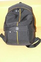 CRUMPLER PRETTY BOY BACKPACK XL\n\nFoto von Jrg Langer\n\nKommentar des Nutzers:\n\nDie Crumpler Pretty Boys sind sehr gut verarbeitet und extrem strapazierfhig.\nDas Ladevolumen innen ist deutlich kleiner wie die Crumpler dieses von auen einem "vormachen". Die Form ist sehr stylish und nicht direkt als Fotorucksack zu identifizieren, was diese fr Citytouren sehr empfehlenswert macht. \n\nDas Fotofach ist gut geschtzt und stark gepolstert. Das Notebookfach, welches durch das obere Daypackfach zugnglich ist ist gut geschtzt am Rcken angenehm und kann stressfrei bis zu 17" Apple oder 15,4" Notebooks anderer Hersteller aufnehmen. Die Tragegurte sind angenehm gepolstert aber auch nicht zu dick und strend. Einen Bauchgurt gibt es nicht. \n\nDie Reissverschlsse sind leichtgngig und sehr gut geschtzt durch groe feste Stoffberhnge.\n\nStativhalterung und Befestigungsschlaufen hat dieser Foto-Daypack-Rucksack nicht.\n\nPreis / Leistung ist bei Crumpler sehr gut!