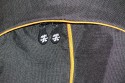 CRUMPLER PRETTY BOY BACKPACK XL\n\nFoto von Jrg Langer\n\nKommentar des Nutzers:\n\nDie Crumpler Pretty Boys sind sehr gut verarbeitet und extrem strapazierfhig.\nDas Ladevolumen innen ist deutlich kleiner wie die Crumpler dieses von auen einem "vormachen". Die Form ist sehr stylish und nicht direkt als Fotorucksack zu identifizieren, was diese fr Citytouren sehr empfehlenswert macht. \n\nDas Fotofach ist gut geschtzt und stark gepolstert. Das Notebookfach, welches durch das obere Daypackfach zugnglich ist ist gut geschtzt am Rcken angenehm und kann stressfrei bis zu 17" Apple oder 15,4" Notebooks anderer Hersteller aufnehmen. Die Tragegurte sind angenehm gepolstert aber auch nicht zu dick und strend. Einen Bauchgurt gibt es nicht. \n\nDie Reissverschlsse sind leichtgngig und sehr gut geschtzt durch groe feste Stoffberhnge.\n\nStativhalterung und Befestigungsschlaufen hat dieser Foto-Daypack-Rucksack nicht.\n\nPreis / Leistung ist bei Crumpler sehr gut!