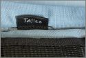 CRUMPLER TALLEE\n\nFoto und Kommentar von Mathias Tallee - VIELEN DANK!\n\nKommentar:\n\nHallo Taschenfreak-Team,\n\ndiese echt geniale Seite hat mir in meiner Kaufentscheidung sehr geholfen - ich bin nun stolzer Besitzer eines Lowepro Flipside 400.\n\nMeine alte Crumpler Tallee hat also ausgedient - Zeit dafr mich bei taschenfreak.de zu bedanken und meinen Beitrag zu leisten.\n\nGruss\n\nMathias\n\nIch war fast zwei Jahre mit der Crumpler unterwegs. Hab sie damals schon als Gebraucht ersteigert und die Tasche sieht immer noch aus wie neu! Nicht einmal geringste Gebrauchsspuren zu erkennen. Ein grosses Lob also an die Qualitt von Crumpler. Robuster geht's nimmer!\n\nDer untere Darkroom ist zwar zum Fotografieren nicht so geeignet, da er doch ziemlich gut versteckt ist. Fr auf Reisen dafr umso praktischer da doch ein dickeres Buch oder ein kleiner Schirm samt T-Shirt oder Regenjacke reinpasst. Wird der Darkroom unterteilt kommen durchaus noch mal 2-3 Festbrennweiten unter.\n\nDie Tasche habe ich auch auf Ganztagestouren als ausserordentlich Bequem empfunden. Der gut gepolsterte Schulteriemen in Verbindung mit dem "third-leg" waren fr mich angenehmer zu tragen als z.B. der Slingshot 200AW.\n\nIn der Tasche hatte ich...\n\nOben:\n- K10d (Bild K100d) mit angesetztem Sigma 17-70 (Bild Pentax 18-250)\n- Pentax 10-17\n- Sigma 55-200\n- zur Not geht unters Fisheye noch ein M50 1.4!\n\nUnten im Darkroom:\n- Sigma EF-500 DG\n- oder im Urlaub auch mal den dicken Reisefhrer samt Knirps!\n\nAussentasche:  \n- Akkus, Speicherkarten, Filter, LensPen und/oder hnliches\n\nKlapptasche Oben:     \n- Gut fr Flugticket oder Eintrittskarten sonstiger Art