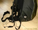 CRUMPLER ZOOMIVERSE XL\n\nFoto von Gordon Feuerhahn - VIELEN DANK!\n\nKommentar des Nutzers:\n\nHallo Jrg!\n\nDa ich auch im dforum Unterwegs bin (DreamFinder) hoffe ich mal das mit dem "DU" geht in Ordnung   ;o)\n\nHeute ist endlich mein Crumpler Zoomiverse XL in der Farbe "Charcoal / dk. Olive" angekommen und ich habe gleich mal ein paar Bilder gemacht, falls Du ihn auf Deiner Seite Unterbringen mchtest.\n\nDer Rucksack hat laut Crumpler die Mae 35x54x25 cm und das Laptopfach reicht fr Laptops bis ca. 40x25x3,5 cm.\nDie herausnehmbare Fototasche im inneren des Rucksackes ist ca. 34x48x15,5 cm gro.\n\nSomit bietet der Rucksack reichlich platz fr ein bis zwei Kamera Bodys und Objektive sowie weiteres Zubehr.\nDer Rucksack ist zum Rcken hin extrem gut gepolstert und erhht durch einen zustzlichen Brust-, und Bauchgurt den Tragekomfort, auch bei schwerer Beladung, erheblich.\n\nAn den unteren Ecken sind (rechts sowie linksseitig) zwei kleine Taschen, wo z.B. das Handy oder ein MP3 Player Problemlos ihren Platz finden. Crumpler hat sogar daran gedacht eine Kabelfhrung, fr die Kopfhrer, mit an den Trageriemen anzubringen.\n\nEs sind noch zwei weitere von auen zu ffnende Fcher an dem Rucksack, die reichlich Stauraum bieten.\nDas groe Fach bietet ausreichend Platz fr Akkus, Speicherkarten und Schreibutensilien.\n\nDer Rucksack ist in den Farben "Deep Black / dk. Mouse Grey", "Charcoal / dk. Olive", "Navy / Carrot", "Gravel Grey / Orange" erhltlich.\n\nEin suchen im Internet nach einem gnstigen Anbieter ist dringend zu empfehlen, da es durchaus Preisunterschiede von 100 Euro gibt.\n\nIch habe meinen fr 144,00 Euro inkl. MwSt und Porto/Verpackung erstanden.\n\nGordon