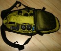 CRUMPLER ZOOMIVERSE XL\n\nFoto von Gordon Feuerhahn - VIELEN DANK!\n\nKommentar des Nutzers:\n\nHallo Jrg!\n\nDa ich auch im dforum Unterwegs bin (DreamFinder) hoffe ich mal das mit dem "DU" geht in Ordnung   ;o)\n\nHeute ist endlich mein Crumpler Zoomiverse XL in der Farbe "Charcoal / dk. Olive" angekommen und ich habe gleich mal ein paar Bilder gemacht, falls Du ihn auf Deiner Seite Unterbringen mchtest.\n\nDer Rucksack hat laut Crumpler die Mae 35x54x25 cm und das Laptopfach reicht fr Laptops bis ca. 40x25x3,5 cm.\nDie herausnehmbare Fototasche im inneren des Rucksackes ist ca. 34x48x15,5 cm gro.\n\nSomit bietet der Rucksack reichlich platz fr ein bis zwei Kamera Bodys und Objektive sowie weiteres Zubehr.\nDer Rucksack ist zum Rcken hin extrem gut gepolstert und erhht durch einen zustzlichen Brust-, und Bauchgurt den Tragekomfort, auch bei schwerer Beladung, erheblich.\n\nAn den unteren Ecken sind (rechts sowie linksseitig) zwei kleine Taschen, wo z.B. das Handy oder ein MP3 Player Problemlos ihren Platz finden. Crumpler hat sogar daran gedacht eine Kabelfhrung, fr die Kopfhrer, mit an den Trageriemen anzubringen.\n\nEs sind noch zwei weitere von auen zu ffnende Fcher an dem Rucksack, die reichlich Stauraum bieten.\nDas groe Fach bietet ausreichend Platz fr Akkus, Speicherkarten und Schreibutensilien.\n\nDer Rucksack ist in den Farben "Deep Black / dk. Mouse Grey", "Charcoal / dk. Olive", "Navy / Carrot", "Gravel Grey / Orange" erhltlich.\n\nEin suchen im Internet nach einem gnstigen Anbieter ist dringend zu empfehlen, da es durchaus Preisunterschiede von 100 Euro gibt.\n\nIch habe meinen fr 144,00 Euro inkl. MwSt und Porto/Verpackung erstanden.\n\nGordon