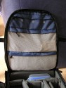 CULLMANN BACK PACK 600\n\nFoto und Text von Thomas WIll - VIELEN DANK!!\n\nKommentar:\n\nHallo Jrg,\n\nes hat jetzt ein bischen gedauert, aber hier sind die Fotos.\nEs ist ein Cullmann Back Pack 600 + in black/grey.\nDas Notebookfach habe ich nicht fotografiert, weil es da nicht viel zu sehen \ngibt. Es pat ein 15,4 Zoll (IBM Thinkpad T60) bequem rein.\n\nDie Ausrstung ist noch nicht so arg viel, weil ich gerade mit DSLR anfange.\nEs ist eine Canon D60 mit einem 580 EX II (oben quer) in seiner Schutzhlle, \ndaneben das Netzteil fr den Akku mit Kabel.\n\nDie Fcher und Netze in den Deckeln sind sehr grorumig. Darin sind die \nAnleitungen fr Kamera und Blitz und 2x4 Akkus verstaut, was auf den Fotos gar \nnicht auffllt.\nDie Polsterung (auch am Rcken) ist sehr ppig. \n\nSchne Gre\nThomas