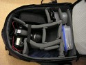 CULLMANN BACK PACK 600\n\nFoto und Text von Thomas WIll - VIELEN DANK!!\n\nKommentar:\n\nHallo Jrg,\n\nes hat jetzt ein bischen gedauert, aber hier sind die Fotos.\nEs ist ein Cullmann Back Pack 600 + in black/grey.\nDas Notebookfach habe ich nicht fotografiert, weil es da nicht viel zu sehen \ngibt. Es pat ein 15,4 Zoll (IBM Thinkpad T60) bequem rein.\n\nDie Ausrstung ist noch nicht so arg viel, weil ich gerade mit DSLR anfange.\nEs ist eine Canon D60 mit einem 580 EX II (oben quer) in seiner Schutzhlle, \ndaneben das Netzteil fr den Akku mit Kabel.\n\nDie Fcher und Netze in den Deckeln sind sehr grorumig. Darin sind die \nAnleitungen fr Kamera und Blitz und 2x4 Akkus verstaut, was auf den Fotos gar \nnicht auffllt.\nDie Polsterung (auch am Rcken) ist sehr ppig. \n\nSchne Gre\nThomas