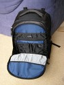 CULLMANN BACK PACK 600\n\nFoto und Text von Thomas WIll - VIELEN DANK!!\n\nKommentar:\n\nHallo Jrg,\n\nes hat jetzt ein bischen gedauert, aber hier sind die Fotos.\nEs ist ein Cullmann Back Pack 600 + in black/grey.\nDas Notebookfach habe ich nicht fotografiert, weil es da nicht viel zu sehen \ngibt. Es pat ein 15,4 Zoll (IBM Thinkpad T60) bequem rein.\n\nDie Ausrstung ist noch nicht so arg viel, weil ich gerade mit DSLR anfange.\nEs ist eine Canon D60 mit einem 580 EX II (oben quer) in seiner Schutzhlle, \ndaneben das Netzteil fr den Akku mit Kabel.\n\nDie Fcher und Netze in den Deckeln sind sehr grorumig. Darin sind die \nAnleitungen fr Kamera und Blitz und 2x4 Akkus verstaut, was auf den Fotos gar \nnicht auffllt.\nDie Polsterung (auch am Rcken) ist sehr ppig. \n\nSchne Gre\nThomas