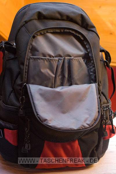 CULLMANN RANGER COMFORT\n\nFoto und Text von Claudia H. - VIELEN DANK!\n\nKommentar:\n\nOberes Auenfach.\n\nEin flaches Fach mit zwei greren und zwei kleineren Innentaschen.
