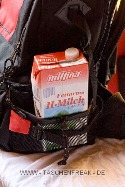 CULLMANN RANGER COMFORT\n\nFoto und Text von Claudia H. - VIELEN DANK!\n\nKommentar:\n\nDetailansicht: seitliche Netztasche.\n\nDas Pcken Milch habe ich zur Verauschaulichung der Gre verwendet. Allerdings bezweifle ich, dass man es bei beladenem Rucksack auch hinein bekommen wrde, da die Netztasche sehr eng und nicht elastisch ist.