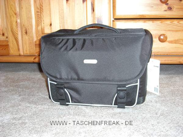 CULLMANN TRENTO PHOTO 4\n\nFoto von Kai - VIELEN DANK!\n\nKommentar:\nHallo,\nich habe da auch noch ein paar Bilder fr Deine Page:\n \nBei der Tasche handelt es sich um die Cullmann Trento Photo 4\nEs ist eigentlich eine Schultertasche, kann aber durch den mitgelieferten \nGurt als Rucksack umfunktioniert werden.\n \nInnenmasse (BxHxT): 32/21/18 cm (Hersteller) \nGewicht: 1.445 g \nDie Tasche macht einen sehr hochwertigen Eindruck.\nMan bekommt sie mit etwas Glck fr rund 50 Euro.\n \nGruss\nKai