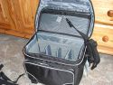 CULLMANN TRENTO PHOTO 4\n\nFoto von Kai - VIELEN DANK!\n\nKommentar:\nHallo,\nich habe da auch noch ein paar Bilder fr Deine Page:\n \nBei der Tasche handelt es sich um die Cullmann Trento Photo 4\nEs ist eigentlich eine Schultertasche, kann aber durch den mitgelieferten \nGurt als Rucksack umfunktioniert werden.\n \nInnenmasse (BxHxT): 32/21/18 cm (Hersteller) \nGewicht: 1.445 g \nDie Tasche macht einen sehr hochwertigen Eindruck.\nMan bekommt sie mit etwas Glck fr rund 50 Euro.\n \nGruss\nKai