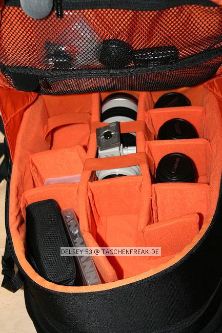 DELSEY 53\n\nFoto von Jens Krämer - VIELEN DANK!\n\nKommentar des Nutzers:\n\nDies ist der große Rucksack für Ihre digitale SLR oder professionelle Kleinbildkamera und Ihr Notebook, Stativ und Zubehör, wenn Sie auf Reisen auf Komfort und Mobilität nicht verzichten wollen. Ein gepolstertes Kamerafach und das ebenfalls gepolsterte Fach für 17"-Notebooks mit weichem Mikrofaser-Bezug schützen Ihre Ausrüstung ebenso wie der serienmäßige Schlechtwetter-Überzug.\n \nAusstattung:\nAirline Carry-on, Front-Organizer-Tasche mit vielen Fächern, Gepolstertes Hauptfach, Gepolstertes Notebook-Fach (17"), Netztasche mit Reißverschluss, Schlechtwetter-Überzug, Stativ-Tragevorrichtung, Verstellbares, gepolstertes Tragesystem, Zwei Schlösser\n \nVariable Inneneinrichtung für 1 oder 2 DSLRs oder 35mm-SLRs mit Wechselobjektiven, Profi-Blitz, 17"-Notebook, viel Zubehör und Reiseutensilien.\n \nAbmessungen: \nInnen: 41 cm x 12 cm x 33 cm\nAußen: 47.5 cm x 29 cm x 35 cm\nFassungsvermögen: 16,24 ltr\nGewicht: 2,125 kg\n\nIch habe mit die EOS 350d Blitz Canon 430EX, Canon 70-200mm 2,8L, Canon 70-300IS, 17-55IS, 50mm 1,4, 60mm 2,8 Makro. Akkus, 15,4Zoll Laptop, Kleinkram für die Kamera.\n\nGruß Jens