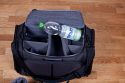 DELSEY PRO 1\n\nFoto und Kommentar von Stefan Schfer - VIELEN DANK!\n\nKommentar:\n\nHallo,\n\nwrde gerne die Bilder dieser Tasche fr eure Seite zur Verfgung stellen:\n\nDelsey Pro 1.\n\n(Zur Grenvorstellung die 1,5L Flasche Wasser)\n\nWirklich viel Platz , ich habe eine 5D mit Batteriegriff und angesetztem 70-200 2.8 L IS, eine 40D mit Batteriegriff und 50mm 1.4, zwei zustzliche Objektive, Blitz 580 EX II und diverses Zubehr drin. Ist noch weiterer Platz. Also, wer eine wirklich groe Tasche fr viel Equipment braucht - ich kann diese nur empfehlen. Von der Verarbeitung und Qualitt des Materials her wrde ich behaupten wollen, besser als Lowepro.\n\nDie Griffe sind "versenkbar", der Schulterriemen ist super gepolstert, Bodenplatte fest - hnlich einer Sporttasche mit Standfen, das Regencover ist gut verstaut, das Hauptfach lsst sich mit einem mitgelieferten Bgelschlo verschlieen und in zwei Ebenen aufteilen. Toll sind auch die mitgelieferten Objektivschutzhllen.\n\nGru, Stefan Schfer