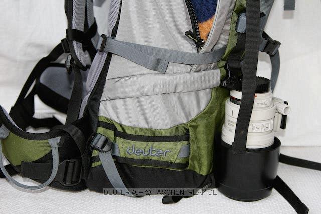 DEUTER 45+\n\nFoto von Matthias Helling - VIELEN DANK!\n\nKommentar des Nutzers:\n\nWandern mit Fotoausrüstung!\nNachdem ich aus diesem Forum einige nützliche Anregungen erhalten habe, möchte ich meine Lösung beitragen.\n\nIch habe mir einen Deuter Guide 45+ zugelegt (von Berführern empfohlen).\nDer hat ein sehr großes Bodenfach, dass weit zu öffnen ist. Dort habe ich das Inlet des Crumpler Fourninety Daily L (passen auch die Polsterteile billiger Fototaschen) hineingesteckt und bewahre bequem ein 100-400 mit umgedrehter Geli, eine 30D mit angesetztem 24-105 und ein Tokina 12-24 auf. Ähnlich der Rover-Serie komme ich da ganz gut dran. Dann habe ich noch ein riesiges Hauptfach, welches sogar einen Zugang von der Seite ermöglicht. Dort könnt ihr massenweise Essen, Klamotten oder wers mag, noch ein weiteres Tele hineinstecken. An den Seiten sind stabile Skihalter die ohne Probleme ein Stativ aufnehmen und diverse Befestigungsmöglichkeiten.\nZwei Deckelfächer nehmen Kleinteile auf, Handy, GPS, MP3 kommen mit geiegneten Taschen an Schultergurt und das restliche Kleinzeug kommt in kleinen Deuter-Waschbeutel ins hauptfach.\n\nMit dieser Befüllung und einem Benro C258 trägt er sich sehr angenehm und ausgewogen und auch kurze Kletterpassagen sind gut zu bewältigen(als Kletterrucksack konzipiert ist er relativ schmal und hat ein super Tragesystem). Auch mit einem deutlich schwereren 055 habe ich ihn schon benutzt.\n\nFazit:\n++ sehr gutes Tragesystem\n++ massig Stauraum, flexible Befüllung\n++ Stativbefestigung\n++ Preis 130,-\n++ sieht nicht aus nach "klau mich"\n++ auch ohne Fotokrempel nutzbar\n++ Handgepäcktauglich (dürft halt das Hauptfach nicht so vollstopfen, sonst werdet ihr gleich auf die Waage geschickt) \n++ 13" Macbook ist auch schon mitgeflogen (geht aber auch größer)\n++ Trinksystem vorbereitet (würde ich aber nochmal in Plastiktüte stecken, hab schon Pferde k... , äh Camelbags platzen gesehen\n++ mit Optitech Kamerabefestigung klinke ich Kamera an Tragegestell und der Nacken schmerzt nicht mehr\n++ stabile Steigeisenhalterungen an Hüftgurtflügeln( z.B. Sliplocktaschen oder ähnliches für schnellen Zugriff)\n\n-- keinen integrierten Regenschutz(halbe Stunde kein Problem! ansonsten universelle Rucksackregenhülle)\n\nIch hoffe ich konnte helfen.\n\nGruß\nMatthias