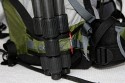 DEUTER 45+\n\nFoto von Matthias Helling - VIELEN DANK!\n\nKommentar des Nutzers:\n\nWandern mit Fotoausrstung!\nNachdem ich aus diesem Forum einige ntzliche Anregungen erhalten habe, mchte ich meine Lsung beitragen.\n\nIch habe mir einen Deuter Guide 45+ zugelegt (von Berfhrern empfohlen).\nDer hat ein sehr groes Bodenfach, dass weit zu ffnen ist. Dort habe ich das Inlet des Crumpler Fourninety Daily L (passen auch die Polsterteile billiger Fototaschen) hineingesteckt und bewahre bequem ein 100-400 mit umgedrehter Geli, eine 30D mit angesetztem 24-105 und ein Tokina 12-24 auf. hnlich der Rover-Serie komme ich da ganz gut dran. Dann habe ich noch ein riesiges Hauptfach, welches sogar einen Zugang von der Seite ermglicht. Dort knnt ihr massenweise Essen, Klamotten oder wers mag, noch ein weiteres Tele hineinstecken. An den Seiten sind stabile Skihalter die ohne Probleme ein Stativ aufnehmen und diverse Befestigungsmglichkeiten.\nZwei Deckelfcher nehmen Kleinteile auf, Handy, GPS, MP3 kommen mit geiegneten Taschen an Schultergurt und das restliche Kleinzeug kommt in kleinen Deuter-Waschbeutel ins hauptfach.\n\nMit dieser Befllung und einem Benro C258 trgt er sich sehr angenehm und ausgewogen und auch kurze Kletterpassagen sind gut zu bewltigen(als Kletterrucksack konzipiert ist er relativ schmal und hat ein super Tragesystem). Auch mit einem deutlich schwereren 055 habe ich ihn schon benutzt.\n\nFazit:\n++ sehr gutes Tragesystem\n++ massig Stauraum, flexible Befllung\n++ Stativbefestigung\n++ Preis 130,-\n++ sieht nicht aus nach "klau mich"\n++ auch ohne Fotokrempel nutzbar\n++ Handgepcktauglich (drft halt das Hauptfach nicht so vollstopfen, sonst werdet ihr gleich auf die Waage geschickt) \n++ 13" Macbook ist auch schon mitgeflogen (geht aber auch grer)\n++ Trinksystem vorbereitet (wrde ich aber nochmal in Plastiktte stecken, hab schon Pferde k... , h Camelbags platzen gesehen\n++ mit Optitech Kamerabefestigung klinke ich Kamera an Tragegestell und der Nacken schmerzt nicht mehr\n++ stabile Steigeisenhalterungen an Hftgurtflgeln( z.B. Sliplocktaschen oder hnliches fr schnellen Zugriff)\n\n-- keinen integrierten Regenschutz(halbe Stunde kein Problem! ansonsten universelle Rucksackregenhlle)\n\nIch hoffe ich konnte helfen.\n\nGru\nMatthias