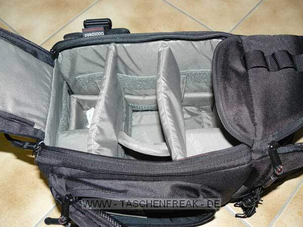 GODSPEED SLINGSHOT 616 VARIO\n\nFoto und Text von Marcus S - VIELEN DANK!\n\nKommentar:\n\nHallo Jrg\n\nIch finde deine Seite spitze und mchte auch mal was beitragen.\n\nEs ist der Godspeed Slingshot 616 Vario\n\nWie der Name schon sagt eine Slingshot-Variante mit nur \neinem Trger.\n\nDie Verarbeitung ist auf recht hohem Niveau und auch\ndie Reiverschlsse laufen sauber und problemlos. \n\nDer groe Unterschied zum Slingshot von Lowepro ist\ndas der Godspeed sich nur auf einer Seitenflche ffnen\nlsst und somit auf der Rckseite Platz fr eine\nStativhalterung bleibt . \n\nAnsonsten gibt es noch ein Extrafach an der Oberseite und\nein gut unterteiltes Fach fr Speicherkarten, Filter etc..\n\nEin Plus gibt es auch fr die Gummiauflagen an den Abstellpunkten \nsowohl unten als auch an der gegenberliegenden Seite des\nZugrifffachs.\n\nAlles in allem sicherlich ein gut durchdachter Slingshot der \neiniges sogar besser kann als das "Original".\n\nGru\n\nMarcus