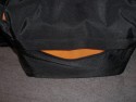 GOLLA LYNNE \n\nFoto und Kommentar von einem netten Anonymen User - VIELEN DANK!\n\nKommentar:\n\nDie Abmessungen: 250x190x140\n\nWas alles rein passt:\nMeine D60 mit aufgesetztem 50-200, 18-50 und ner 50er Festbrennweite. \nUnd selbst da wird's noch nicht eng. Es findet sich immer noch Platz fr\n2 0,5 Ltr Flaschen oder sonstigem.\n\nZubehr wie Akkus, Filter oder Speicherkarten finden problemlos in den 3 Auentaschen platz.\n\nDabei sind noch zwei Trennwnde, die sich wie blich beliebig platzieren lassen.\n\nGeschlossen werden kann die Tasche durch einen seitlich angebrachten Klettverschluss. Zustzlich sind noch zwei flache Magnete eingenht, die den "Deckel" unten halten, sollte man den Klettverschluss mal nicht schlieen.\n\nGru Bernd