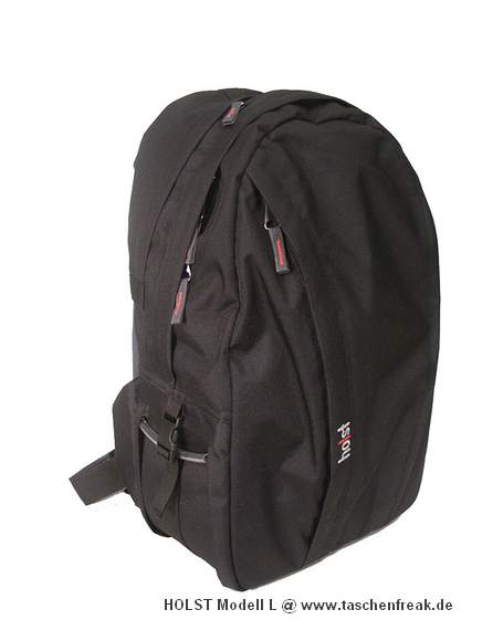 Foto von Hinnerk Holst - VIELEN DANK DAFR!\n\nKommentar des Nutzers/Herstellers:\n\nDer Kamerarucksack ist mit einer Regenhaut, einer seitlichen Netztasche und einem zustzlichen Beckengurt ausgestattet. Es werden 3 Zusatztaschen fr z.B. Objektive mitgeliefert.\n\nZustzlich knnen Sie fr dieses Modell Objektiv- und Einsatztaschen erwerben, welche sich im Innern des Rucksacks per Klettband und Schnellverschluss befestigen lassen. Auch ein gepolsterter Hftgurt ist erhltlich.\n\nAbmessungen und Gewicht\n\nAuen: ca. 49 x 31 x 19 cm (HxBxT) \nAbmessungen des gro eingestellten Bodenfachs: ca. 18 x 27 x 14 cm (HxBxT) \nGre der Seitentr: ca. 17 x 14 cm (HxB) \nGewicht inkl. Zusatztaschen und Regenhaut: ca. 1550 g \nLnge des abnehmbaren Beckengurtes: maximal ca. 125 cm \n\n\nAbmessungen der mitgelieferten Zusatztaschen:\n\nca. 7 x 11 cm (Durchmesser x L) und\nca. 7 x 11 cm (Durchmesser x L) und\nca. 9 x 14 cm (Durchmesser x L)