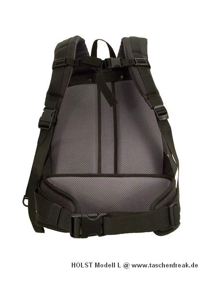 Foto von Hinnerk Holst - VIELEN DANK DAFR!\n\nKommentar des Nutzers/Herstellers:\n\nDer Kamerarucksack ist mit einer Regenhaut, einer seitlichen Netztasche und einem zustzlichen Beckengurt ausgestattet. Es werden 3 Zusatztaschen fr z.B. Objektive mitgeliefert.\n\nZustzlich knnen Sie fr dieses Modell Objektiv- und Einsatztaschen erwerben, welche sich im Innern des Rucksacks per Klettband und Schnellverschluss befestigen lassen. Auch ein gepolsterter Hftgurt ist erhltlich.\n\nAbmessungen und Gewicht\n\nAuen: ca. 49 x 31 x 19 cm (HxBxT) \nAbmessungen des gro eingestellten Bodenfachs: ca. 18 x 27 x 14 cm (HxBxT) \nGre der Seitentr: ca. 17 x 14 cm (HxB) \nGewicht inkl. Zusatztaschen und Regenhaut: ca. 1550 g \nLnge des abnehmbaren Beckengurtes: maximal ca. 125 cm \n\n\nAbmessungen der mitgelieferten Zusatztaschen:\n\nca. 7 x 11 cm (Durchmesser x L) und\nca. 7 x 11 cm (Durchmesser x L) und\nca. 9 x 14 cm (Durchmesser x L)