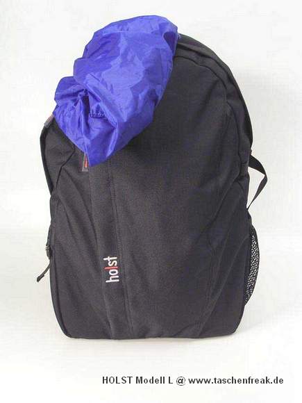 Foto von Hinnerk Holst - VIELEN DANK DAFR!\n\nKommentar des Nutzers/Herstellers:\n\nDer Kamerarucksack ist mit einer Regenhaut, einer seitlichen Netztasche und einem zustzlichen Beckengurt ausgestattet. Es werden 3 Zusatztaschen fr z.B. Objektive mitgeliefert.\n\nZustzlich knnen Sie fr dieses Modell Objektiv- und Einsatztaschen erwerben, welche sich im Innern des Rucksacks per Klettband und Schnellverschluss befestigen lassen. Auch ein gepolsterter Hftgurt ist erhltlich.\n\nAbmessungen und Gewicht\n\nAuen: ca. 49 x 31 x 19 cm (HxBxT) \nAbmessungen des gro eingestellten Bodenfachs: ca. 18 x 27 x 14 cm (HxBxT) \nGre der Seitentr: ca. 17 x 14 cm (HxB) \nGewicht inkl. Zusatztaschen und Regenhaut: ca. 1550 g \nLnge des abnehmbaren Beckengurtes: maximal ca. 125 cm \n\n\nAbmessungen der mitgelieferten Zusatztaschen:\n\nca. 7 x 11 cm (Durchmesser x L) und\nca. 7 x 11 cm (Durchmesser x L) und\nca. 9 x 14 cm (Durchmesser x L)