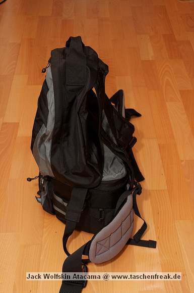 Foto von Jrg Langer\n\nKommentar des Nutzers:\n\nDer oben aufgesetzte Rucksackteil oder auch Daypack genannt ist sehr weich aber hat dennoch ein sehr bequemes Tragegeschirr das auch bei voller Beladung noch angenehm zu tragen ist. Es wird mit 2 Klack Verschlssen mit dem unteren Teil - dem Fotoabteil verbunden und lsst sich in Sekunenschnelle lsen.