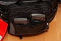 Foto von Jrg Langer\n\nKommentar des Nutzers:\n\nIn das vordere Vorfach der Tasche bekommt man ganz genau 2 GEPE Card Safe rein, so das gengend Speicher unterwegs dabei ist ...