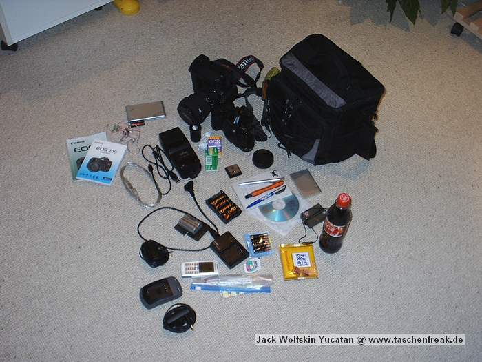 Foto von Konstantin Kleine - DANKE DAFR !\n\nKommentar des Nutzers:\n\nTasche ist Jack Wolfskin Yucatan, Kauf ca. 03/04, mir eig. zu klein ;-)\n\nIch wrde sie nicht emfehlen, emfindliche RVs, zu klein fr ne richtige Ausrstung, zu gro fr nur Kamera + Objektiv.