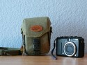 KALAHARI K-3\n\nFoto von Carsten Drohm - VIELEN DANK!\n\nKommentar des Nutzers:\n\nHallo,\n\nAuch wenn die Kalahari Gobabis K-3 die Innenmae 85 x 37 x 115 mm hat, passt die Canon G7 hinein. Die Kalahari K-3 macht einen wertigen Eindruck. Sie kann an der Schulter oder aber am Grtel getragen werden. \nFarben: canvas black oder canvas khaki. Die Fa. Kalahari gibt fnf Jahre Garantie.\n\nCarsten D.