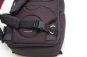 KATA 3N1-33\n\nFoto und Text von Lars Andresen - VIELEN DANK!\n\nKommentar:\n\nFotorucksack Kata 3N1-33 mit Daypack, Kamerafach und Laptopfach + Stativhalter STH-3N1\n\nDer 3n1-33 entspricht weitestgehend dem 3n1-30, als groe Neuerung ist ein Laptopfach hinzugekommen.\n\nDa dies mein erster Fotorucksack ist, habe ich leider keinen wirklichen Vergleich,\naber ich will dennoch mal versuchen hier einen berblick ber die Tasche zu geben.\n\nWas alles dabei war lsst sich auf dem ersten Bild recht gut erkennen:\nDer Rucksack, der Stativhalter und die obere Befestigungsschlaufe, \n2 groe Trennwnde, 5 kleine Trennwnde, der Regenschutz und die Speicherkartentasche.\n -Die beiden groen Trennwnde sind spiegelverkehrt, \n   d.h. es ist eine exakt spiegelverkehrte Einteilung des Rucksacks mglich.\n -Die kleinen Trennwnde sind alle gleich.\n -Der Regenschutz ist sich selbst seine Tasche.\n -Und die Speicherkartentasche hat Klettband an der Rckseite, \n   lsst sich also an vielen Stellen befestigen.\n\n\n### Tragesystem\n\nDas interessante an der Tasche ist ja das Tragesystem, wer mal nach der Tasche gegoogelt hat wird wissen warum.\nMan kann die Trger auf mehre Art- und Weisen verwenden:\n1. Wie einen normalen Rucksack.\n2. Im Sling mit entweder dem rechten oder dem linken Trger, je nach Belieben\n3. Mit den Trgern ber Kreuz, was in einem sehr festen Sitz des Rucksacks resultiert\n\n -Zu jeder Konfiguration kann man noch den eingebauten Beckengurt verwenden, womit sich der Rucksack dann endgltig nicht mehr bewegt ;-)\n -Nicht gebrauchte Trger lassen sich bequem hinter einer Polsterungsschicht wegklappen, das geht auch mit allen gleichzeitig.\n -Fr die, die es haben wollen: es gibt eine Lasche um den Rucksack auf einen Trolley zu stecken, \n	hier ist dann wohl das weg packen aller Trger ziemlich hilfreich.\n -Die Schnallen lassen sich sehr leichtgngig verstellen, wenn man sie senkrecht zur Gurtrichtung hlt.\n	Ebenso funktioniert das "Ziehen am Gurtende" zum Feststellen an allen Trgern problemlos.\n	Dafr halten die Schnallen in Normalposition wie eine 1, da rutsch nichts an Gurt wieder zurck, genau wie es sein soll.*\n -Unbenutzter Restgurt kann ein wenig verstaut werden:\n	Auf den Trgergurten gibt es zwei frei verschiebliche Gurtumschlieende Teile, in die mal die Gurte zurckschieben kann.\n	Fr die Beckengurte gibt es sowas nicht direkt sondern zur zwei Gummizugringe um die Gurte,\n	da stren lose Gurte aber auch bei weitem nicht so sehr, wie an den Trgern\n -Der beste Sitz ist aus meiner Sicht definitiv mit den Trgern ber Kreuz (+optional Beckengurt):\n	Die Tasche hat dort einfach den besten Halt. Die Armfreiheit wird nicht beeintrchtigt, \n	und die Tasche scheint auch genau darauf ausgelegt zu sein.\n	Es kann zudem schnell in den Sling gewechselt werden indem man einfach einen der beiden Trger lst\n\n*Ein Test war: Den Rucksack mit etwa 8 kg Gewicht an einer einzigen Schnalle festgehalten und hochgezogen: Es rutschte kein Gurt nach.\n\n\n### Laptopfach\n\nEin wenig gro fr meinen 13-Zller, aber in den 3n1-22 htte er nicht mehr reingepasst.\nKata liefert die Werte 42*27*4 (H*B*T), die ich soweit auch (als Maximalwerte) besttigen kann.\nAm Boden des Laptopfachs ist ein 2x3 cm Schaumstoffstreifen, der wohl das meiste abfedern drfte.\nZum Rcken hin gibt es drei Schichten:\nEinmal die Rckwand, dann eventuelle verstaute Trger und dann noch einmal die normale Rckenpolsterung.\nMeines Erachtens kann da soweit erstmal nichts durchkommen\nNur die Reiverschlsse knnten an den Seiten ein wenig weiter runtergehen.\n\n\n### Daypack\n\nEs lsst sich sehr weit ffnen, mit zwei etwas schwergngigeren Reiverschlssen (gehen halt um die Rundungen).\nDie beiden Seitentaschen haben jeweils nochmal eine recht unbedeutende einfache Netzunterteilung und teilen sich mit dem Daypack das Fach,\nhaben aber auch nicht sonderlich viel Stauraum, ein normalgroes Protemonnaie wrde wohl noch rein passen.\nDas Daypack ist recht gro, zwei 1,5l Eisteepackungen passen locker rein.\n\nIch hab einfach mal alles reingeschmissen was mir eingefallen ist, was man mitnehmen knnte:\nLadegert, Notizbuch, Portemonnaie, HTC Hero, Polfilter, Lenspen, Taschenlampe, \nLaptopnetzteil, Ministativ, Maus fr Laptop, Regenschutz.\nIn Netztasche: 2*4 Eneloops\nIn Seitentaschen: Selbstbau-Kabelauslser, Nahlinse in Case, MP3-Player, Raynox 250.\nUnd es war immernoch massig Platz. Mindestens eine Eisteepackung...\n\n\n### Kamerafach\n\nDie Unterteilung zwischen Kamerafach und Daypack erfolgt ber einen Zwischenboden, \nder sich dank eines Reiverschlusses auch in Richtung Laptopfach wegklappen lsst.\nVon daher kann man im Notfall auch mal berma transportieren.\nDas Fach selbst lsst sich wie gewohnt recht vielseitig einteilen.\nDie Mae des Fachs betragen 30*29,5*16 cm (HxBxT), es passt also auch mal etwas unfrmigeres rein.\n\nDas ganze Kamerafach wird von einem einzigen Reiverschluss verschlossen, auf diesem sind jedoch gleich 4 Schieber.\nJe zwei der Schieber befinden sich (im geschlossenen Zustand) an je einer der beiden groen Schnallen.\nZieht man die Tasche im Sling nach vorne, bspw. als Rechtshnder ber die linke Seite, \ndann kann man mit der linken Hand die Schnalle lsen und mit der anderen, mit einem Zug an der Schnalle, den Seiteneingriff aufziehen.\nDer Eingriff in das Kamerafach kann sich im Gebrauch auf die Seiteneingriffe beschrnken. \nDiese sind ausreichend gro dimensioniert, so dass man bei Zugriff von beiden Seiten an das ganze Fach ran kommt.\nNatrlich kann man das Fach auch komplett ffnen, wenn man z.b. die Trennwnde neu verstellen will.\nEine interessante Zusatzmglichkeit bieten die beiden groen Seitenwnde, diese haben an einem Ende jeweils eine Klappe, \ndie sich mit einem kleinen Klettpunkt verschlieen lsst. \n\nMglichkeiten um die Trennwnde zu befestigen finden sich am Boden und am Zwischenboden zum Daypack, \nzudem ziehen sich zwei Klettbnder ber die Rckwand (zum Laptopfach), sowie ber die beiden Seitenwnde.\nErscheint auf der ersten Blick eher wenig, aber da die Trennwnde ja selbst wieder neue Befestigungsmglichkeiten darstellen, \nvermisse ich eigentlich nichts.\nDie "Auenwand" hat lediglich zwei Befestigungslaschen im oberen Bereich fr eine Trennwand, am besten auf den Bildern angucken.\nDa die groen Seitenwnde genau gespiegelt vorliegen ist eine exakt spiegelverkehrte Einteilung des Fachs mglich.\n\nBei den Fotos ist jetzt ein Einteilungsversuch von mir mit drin, der sich spter jedoch als unpraktikabel herausgestellt hat.\n(Die Kamera passt in der Position nicht mit montiertem Blitz durch den Seiteneingriff)\n\n\n### Stativhalter\n\nZunchst zu den entsprechenden Bildern: \nAls ich die ersten Bilder geschossen hatte, war das Manfrotto 190XPROB mit 486RC2 noch nicht da, \ndaher ist auf einigen Bildern noch das minimal unpraktischere Sony Elevator zu sehen.\n\nDer Stativhalter ist standardmig nicht im Lieferumfang und kostet je nach Shop ~13 bis 20.\nDie ich keinen anderen Rucksack mit Stativhalter habe kann ich schlecht vergeichen, halte ihn aber fr recht brauchbar.\n\nDie Befestigung erfolgt ber drei Punkte, mit Klettband am D-Ring in der Mitte der Tasche, \nsowie mit zwei kleinen Gurten an den beiden Sicherungsschnallen am unteren Ende.\nDazu gibt es einen Befestigungsschlaufe, die das Stativ oben rum befestigt, diese wird mit einem Klettband an dem Handgriff \ndes Rucksacks befestigt, ist lngenverstellbar (Klett) und schliet mit einer Schnalle.\n\nIch befrchtete erst, dass das 190er zu gro sein wird, aber es scheint noch gerade so zu passen.\n\nDie Befestigungsschlaufe hlt das Stativ recht gut fest, auch ber Kopf (zumindest so, wie ich es befestigt habe).\n\nDie Grenangaben fr den Halter sind:\nHead Base Perimeter: 29 cm\nLeg Perimeter: 30 cm\nHeight: 48 cm (bezieht sich wohl auf die Hhe der Stativbeine)\nMax Tripod weight: 2 kg\n\nVerglichen mit dem 190er:\nDurchmesser an der Basis: 30 cm, wobei ich das Stativ nicht an der Stelle des grten Durchmessers befestige, von daher egal.\nBeindurchmesser: 29 cm (Maband um die dickste Stelle, also um die Befestigungshebel) -> passt\nHhe: Beinlnge 50 cm, bis zum Kopf 57 cm, mit Kopf: 65 cm -> passt\nGewicht: Mit Kugelkopf wiegt das 190er 2,2 kg, also leicht drber -> passt\n\nAuch wenn das Stativ durch die Befestigung am Handgriff ein bisschen nach links und rechts schwingen kann, \nkonnte ich beim tragen bis jetzt keine nennenswerten Einschrnkungen feststellen. \nLediglich im Sling, wenn man den Rucksack wieder auf den Rcken ziehen will \nmacht sich das zustzliche Gewicht so weit auen bemerkbar.