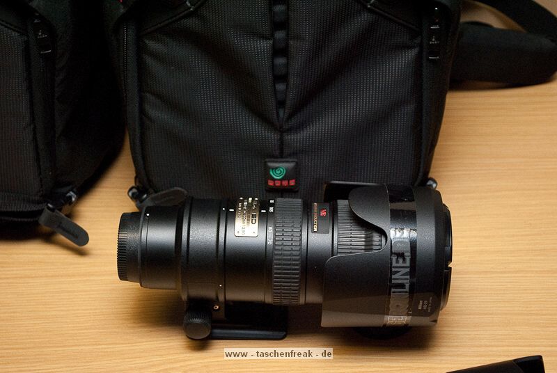 VERGLEICH: KATA 3N1-20 vs. KATA 3N1-30\n\nFoto und Kommentar von Taschenfreak.de\n\nKommentar:\n\nDetailtexte und Beschreibungen findet Ihr in den jeweiligen Galerien der beiden Modelle auf Taschenfreak.de.\n\nMan sieht den Grenunterschied schon arg so das beide auch in einem Haushalt durchaus Ihre daseinsberechtigung haben.\n\nWer ein Nikon 70-200 2.8 mit Geli verstauen mchte neben einer groen Cam wie der Nikon D3 oder der Canon 1er Serie ist mit dem 3N1-30 besser beraten. Wer das 2.8er Monster 70-200 nicht unterwegs braucht kann auch mit einer der groen Proficams beruhigt zum 3N1-20 greifen.\n\nWir hoffen der Vergleich hilft Euch!\n\nEuer Taschenfreak\n\nJrg Langer\nwww.taschenfreak.de