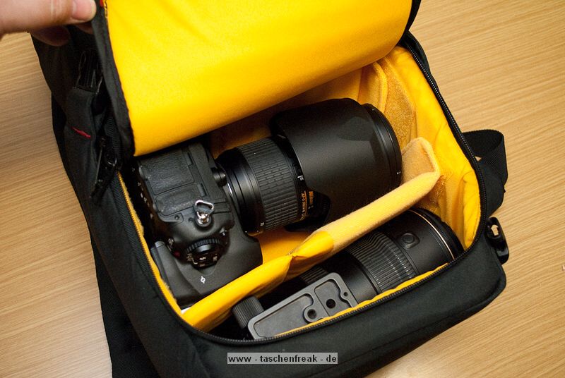 VERGLEICH: KATA 3N1-20 vs. KATA 3N1-30\n\nFoto und Kommentar von Taschenfreak.de\n\nKommentar:\n\nDetailtexte und Beschreibungen findet Ihr in den jeweiligen Galerien der beiden Modelle auf Taschenfreak.de.\n\nMan sieht den Gr��enunterschied schon arg so das beide auch in einem Haushalt durchaus Ihre daseinsberechtigung haben.\n\nWer ein Nikon 70-200 2.8 mit Geli verstauen m�chte neben einer gro�en Cam wie der Nikon D3 oder der Canon 1er Serie ist mit dem 3N1-30 besser beraten. Wer das 2.8er Monster 70-200 nicht unterwegs braucht kann auch mit einer der gro�en Proficams beruhigt zum 3N1-20 greifen.\n\nWir hoffen der Vergleich hilft Euch!\n\nEuer Taschenfreak\n\nJ�rg Langer\nwww.taschenfreak.de