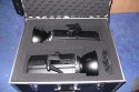 CAMCase III\n\nFoto von Jrg Langer (Taschenfreak.de)\n\nKommentar des Nutzers:\n\nZiel: Studioblitze ausreichend geschtzt transportieren und lagern.\n\nBestellte Artikel bei Kofferfunshop.de:\n1x 62012 Gertekoffer Flight III\n1x 69912 Schaumstoff-EInlage CamCase Kit III\n\nMae des Koffers / Flightcase:\n550x450x340mm\n\nDie "Einbaumanahmen" sind uerst einfach und mit einem guten Klingenmesser in wenigen Minuten zu machen.\n\nWir bringen in der jetzigen Version unter:\n1x 420Ws Studioblitz mit Reflektor\n1x 260Ws Studioblitz mit Reflektor\n1x 100Ws Studioblitz mit Spotaufsatz\nSteckerleiste\n10 m Verlngerungskabel\n2x Anschkusskabel 5m fr die groen Blitze\n3x Sync Kabel fr die Blitze\n\nDer Koffer ist stabil genug und lsst sich an den beiden stabilen Seitengriffen sehr gut tragen und transportieren.\n\nUnsere Meinung: Das beste was wir im Internet finden konnten fr die o.g. Anwendung.