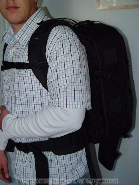 Lowepro Compu Trekker Plus AW\n\nFoto von Timo - DANKE DAFÜR!\n\nKommentar des Nutzers:\n\nUnd so sieht es aus wenn ein 1,80 Mann diesen Rucksack auf dem Buckel hat ...