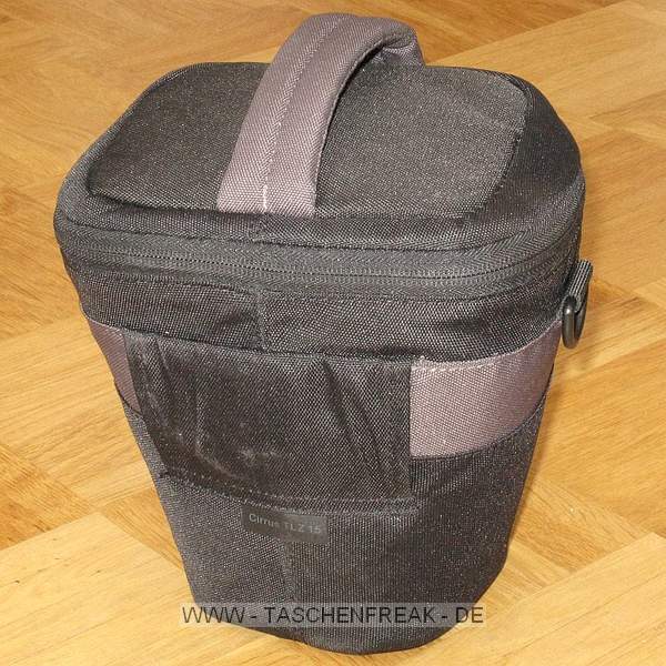 LOWEPRO CIRRUS TLZ 15\n\nFoto und Text von Philip Herzog - VIELEN DANK!\n\nTasche: LowePro Cirrus TLZ 15:\n\n"Die" passende Grteltasche fr eine Canon 30D/40D/50D: Die Kamera \npat "saugend" hinein, zusammen mit einem max. 100mm langen \nUniversalzoom mit rckwrts aufgesetzter Sonnenblende.