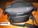 LOWEPRO CLASSIFIED 160\n\nFoto von Oliver - VIELEN DANK!\n\nKommentar:\n\nHallo Jrg,\n\nanbei einige Fotos meines heute erstandenen Lowepro Classified 160. Auf den ersten Blick macht die Tasche einen guten Eindruck. Reingepackt habe ich D300 mit angesetztem 3,5-5,6/16-85 + 2,8/70-200 + 2,8/35-70 + 1,8/85. Dann wre noch Platz fr ein kleines Objektiv oder ein Blitz + reichlich Kleinkram. Alternativ passt die D300 auch mit angesetztem 2,8/70-200 rein - das war fr mich der Grund fr diese Tasche :)) \n\nDie Tasche ist schn kompakt und daduch bequem, lngere Touren habe ich allerdings noch nicht gemacht. Das Kamerafach kann durch Zipper um ca. 4cm in der Tiefe erweitert werden.\n\nGre und Lob fr Deine tolle Seite\nOliver