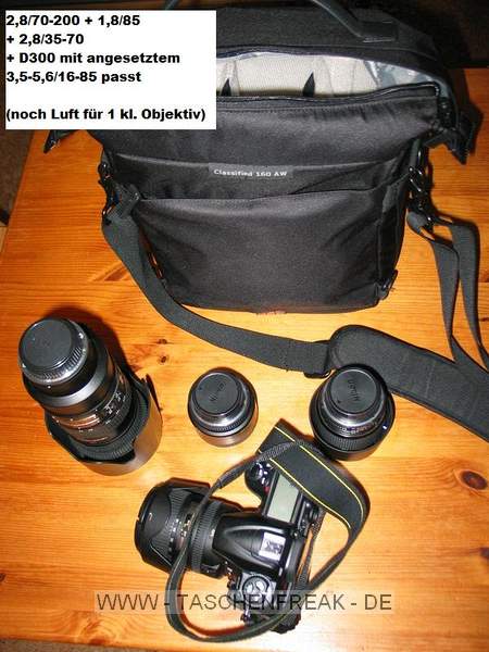 LOWEPRO CLASSIFIED 160\n\nFoto von Oliver - VIELEN DANK!\n\nKommentar:\n\nHallo Jrg,\n\nanbei einige Fotos meines heute erstandenen Lowepro Classified 160. Auf den ersten Blick macht die Tasche einen guten Eindruck. Reingepackt habe ich D300 mit angesetztem 3,5-5,6/16-85 + 2,8/70-200 + 2,8/35-70 + 1,8/85. Dann wre noch Platz fr ein kleines Objektiv oder ein Blitz + reichlich Kleinkram. Alternativ passt die D300 auch mit angesetztem 2,8/70-200 rein - das war fr mich der Grund fr diese Tasche :)) \n\nDie Tasche ist schn kompakt und daduch bequem, lngere Touren habe ich allerdings noch nicht gemacht. Das Kamerafach kann durch Zipper um ca. 4cm in der Tiefe erweitert werden.\n\nGre und Lob fr Deine tolle Seite\nOliver