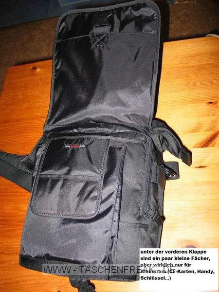 LOWEPRO CLASSIFIED 160\n\nFoto von Oliver - VIELEN DANK!\n\nKommentar:\n\nHallo Jrg,\n\nanbei einige Fotos meines heute erstandenen Lowepro Classified 160. Auf den ersten Blick macht die Tasche einen guten Eindruck. Reingepackt habe ich D300 mit angesetztem 3,5-5,6/16-85 + 2,8/70-200 + 2,8/35-70 + 1,8/85. Dann wre noch Platz fr ein kleines Objektiv oder ein Blitz + reichlich Kleinkram. Alternativ passt die D300 auch mit angesetztem 2,8/70-200 rein - das war fr mich der Grund fr diese Tasche :)) \n\nDie Tasche ist schn kompakt und daduch bequem, lngere Touren habe ich allerdings noch nicht gemacht. Das Kamerafach kann durch Zipper um ca. 4cm in der Tiefe erweitert werden.\n\nGre und Lob fr Deine tolle Seite\nOliver