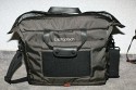 LOWEPRO CLASSIFIED 250AW\n\nFoto und Text von Ralf Gnther - VIELEN DANK!\n\nKommentar:\n\nAnbei ein Paar Bilder von dieser tollen Tasche, die sehr gut verarbeitet ist und Platz fr fast die Gesamte Fotoausrstung bietet.\n\nMfG Ralf Gnther