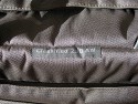 LOWEPRO CLASSIFIED 250 AW\n\nFoto und Text von Elmar - VIELEN DANK!\n\nKommentar:\n\nHallo!\n\nIch schicke Dir Bilder einer Tasche im Detail, die mir besonders gefllt. Du kannst sie gerne auf Deine Seite setzen. Ich schaue immer gerne nach und daher mchte ich mich auch aktiv an der "Datenbank" beteiligen.\n\nEs handelt sich dabei um die Lowepro Classified 250.\n\nZiel war es, eine Tasche zu finden, die folgende Anforderungen erfllt:\n\n* groes Fassungsvermgen (Body, mehrere Objektive, Blitz, ...)\n* sollte nicht nach Fototasche aussehen, also eher unauffllig\n* Aussehen nicht zu "steif"\n* nicht schwarz\n* neben den Fotosachen muss auch ein Notebook mit rein.\n* Sollte Flugzeugbordgepcktauglich sein (ungefhr).\n\nDiese Tasche soll mich zuknftig auf Reisen (Flug, Bahn) begleiten, ohne dass ich da Gepck aufgeben muss. Es soll quasi "Handgepck" sein. \n\nSolche Anforderungen an Taschen sind meist nicht zu erfllen, doch es gibt sie doch von Lowepro.\n\nLowepro ist ja als Hersteller hochwertiger Taschen und Ruckscke bekannt und so ist es nicht verwunderlich, dass die Taschen ebenfalls hochwertig ist. Der Stoff ist wie gewohnt robust, die Reiverschlsse stabil und ein Regencap ist auch noch dabei. Was will man mehr.\n\nEs gibt die Tasche auch in schwarz und auch als Classified 200 ohne Notebookfach (sonst gleich, dafr ca.2 cm dnner). Der Unterschied (Notebookfach) ist in Bild 11 zu sehen. Meiner Meinung nach ist die Flexibilitt mit dem Notebookfach (man kann ja auch Dokumente oder Bcher fr eine Reise reinstecken) grer als ohne und daher kam fr mich nur die 250er in Frage.\n\nGre\nElmar
